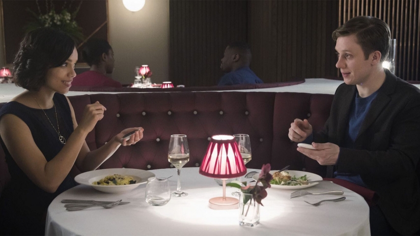 black_mirror_hang_the_dj