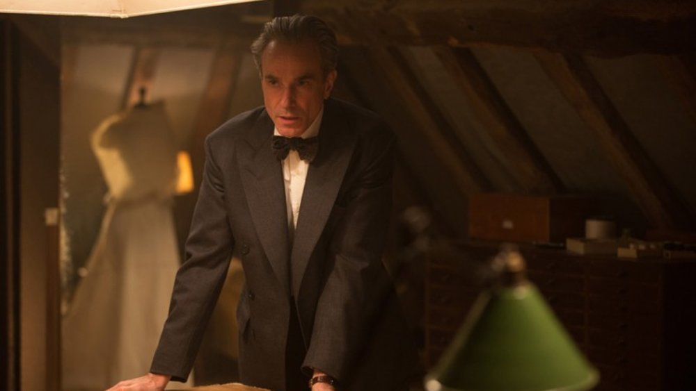 new-teaser-trailer-poster-and-photos-for-daniel-day-lewis-phantom-thread-social