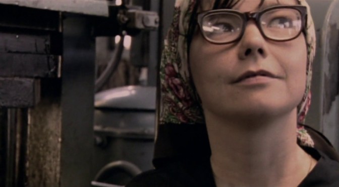 CLASSIC FILM REVIEW: DANCER IN THE DARK (2000)